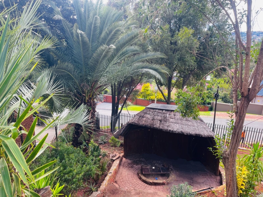 4 Bedroom Property for Sale in Roodekrans Gauteng