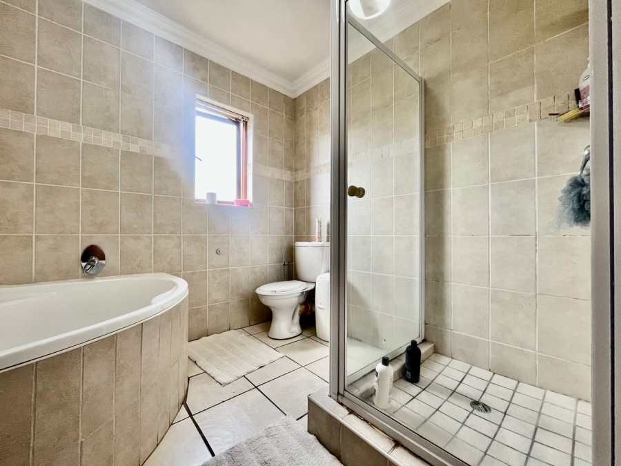 2 Bedroom Property for Sale in Kyalami Hills Gauteng