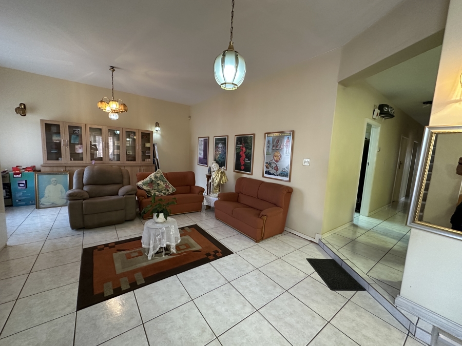9 Bedroom Property for Sale in Lenasia Ext 1 Gauteng