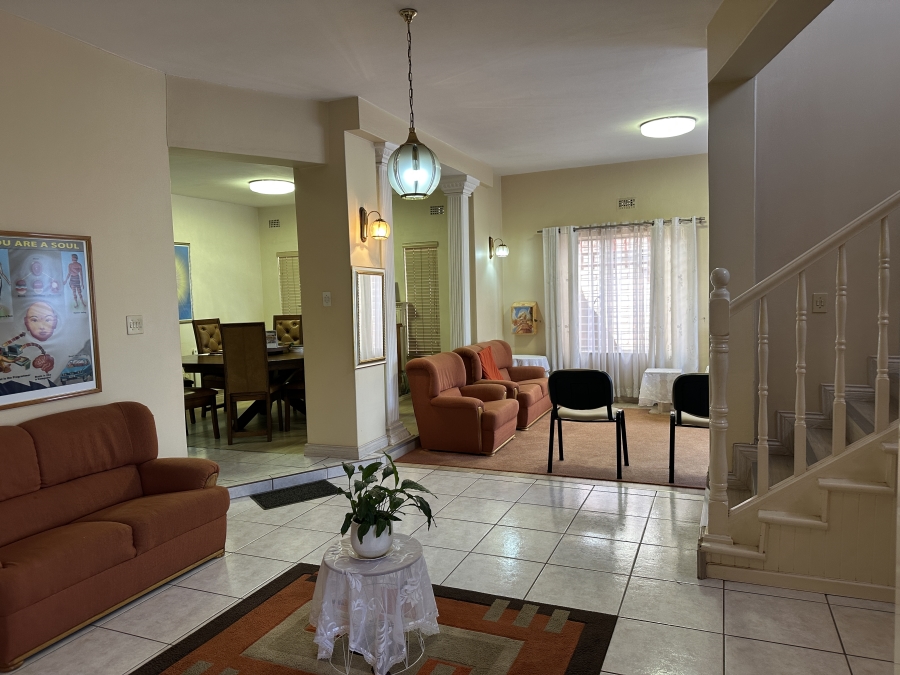 9 Bedroom Property for Sale in Lenasia Ext 1 Gauteng