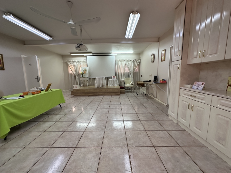 9 Bedroom Property for Sale in Lenasia Ext 1 Gauteng