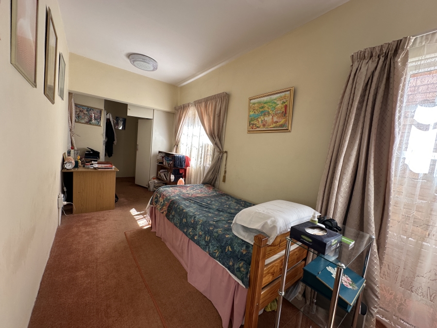 9 Bedroom Property for Sale in Lenasia Ext 1 Gauteng