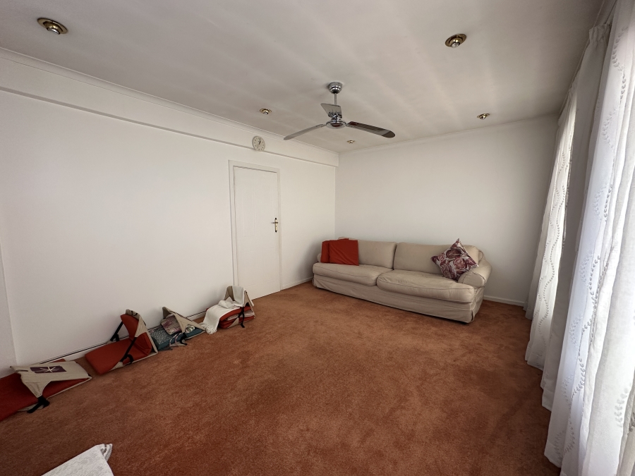 9 Bedroom Property for Sale in Lenasia Ext 1 Gauteng