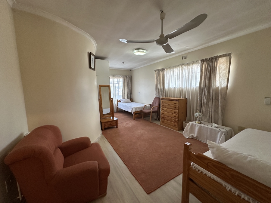 9 Bedroom Property for Sale in Lenasia Ext 1 Gauteng