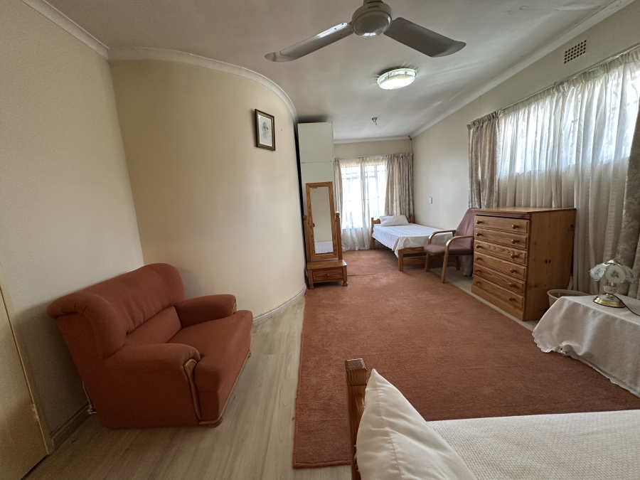 9 Bedroom Property for Sale in Lenasia Ext 1 Gauteng