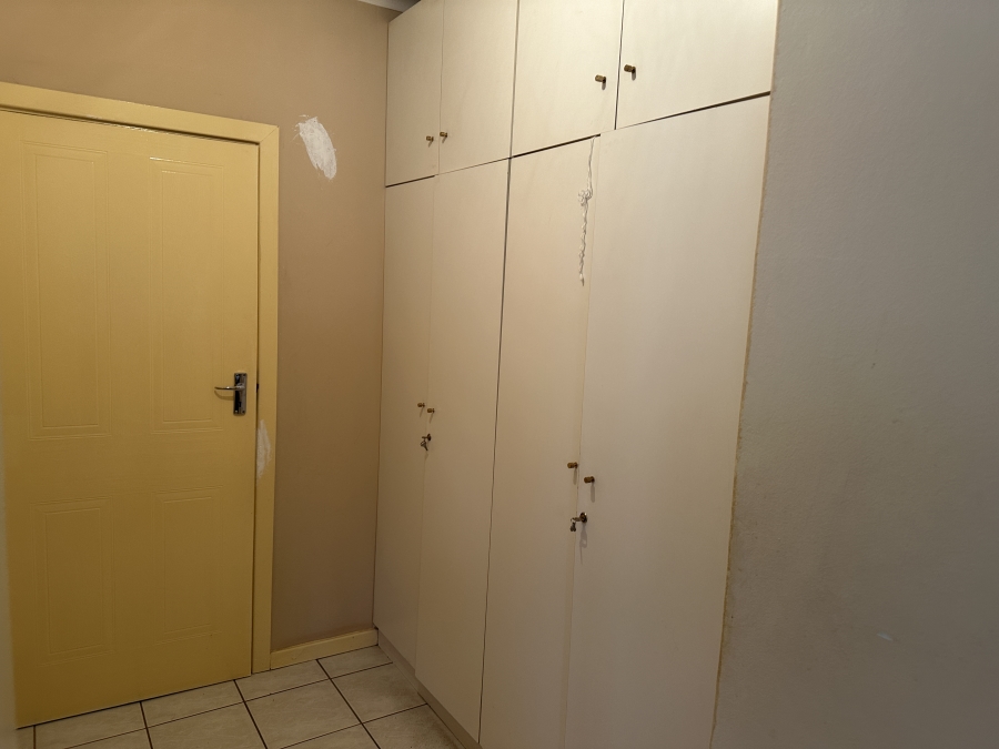 9 Bedroom Property for Sale in Lenasia Ext 1 Gauteng
