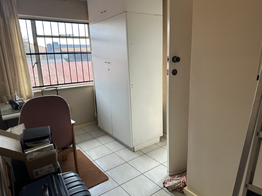 9 Bedroom Property for Sale in Lenasia Ext 1 Gauteng