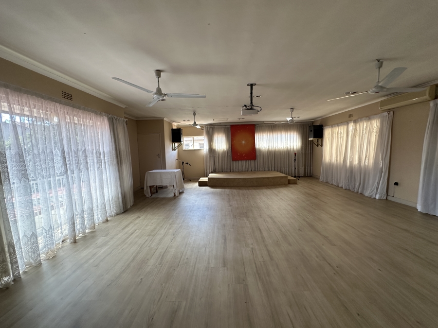 9 Bedroom Property for Sale in Lenasia Ext 1 Gauteng