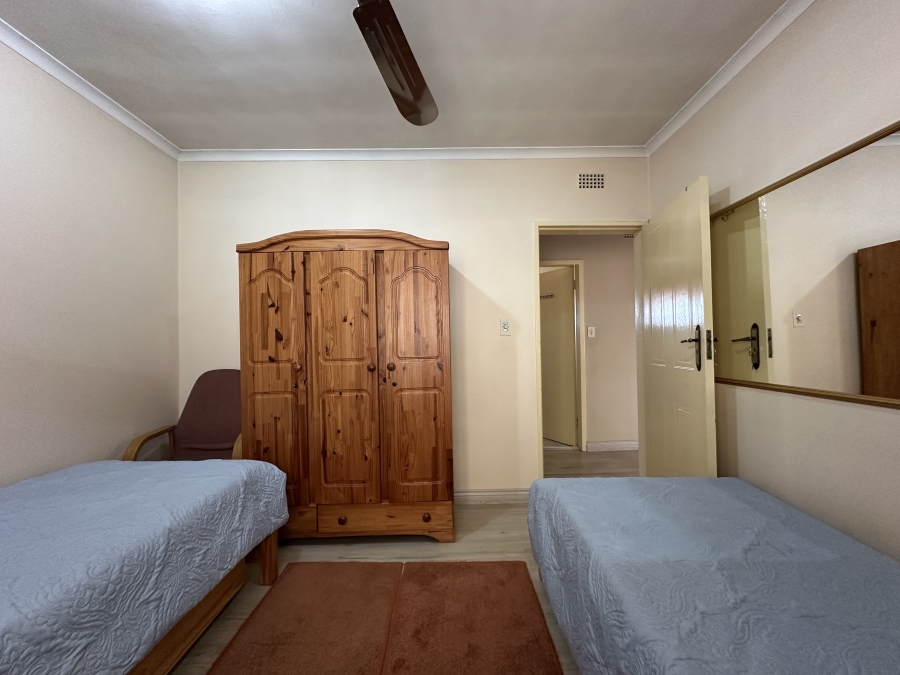 9 Bedroom Property for Sale in Lenasia Ext 1 Gauteng