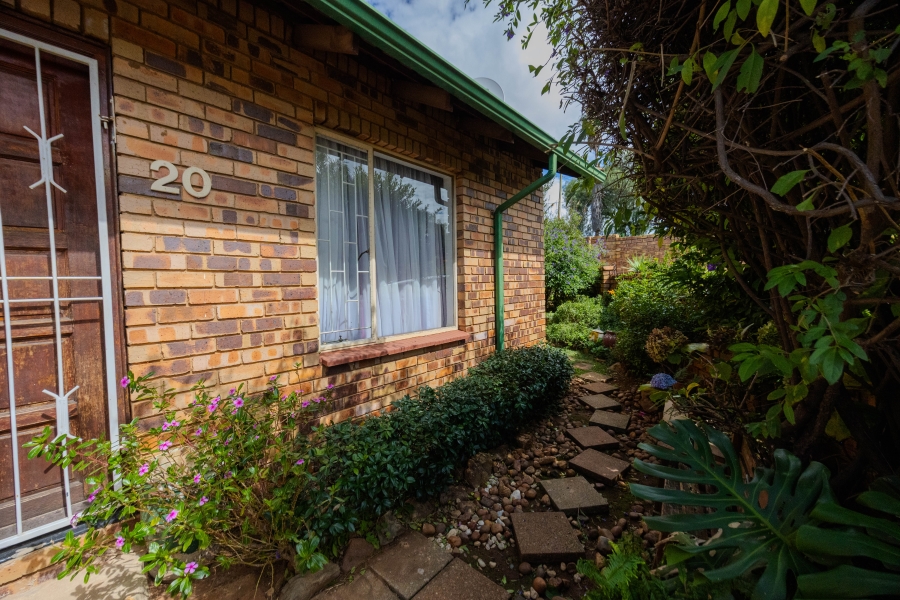 2 Bedroom Property for Sale in Discovery Gauteng