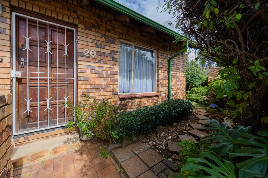 2 Bedroom Property for Sale in Discovery Gauteng