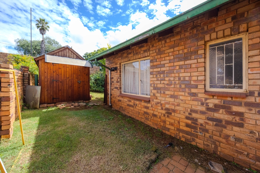 2 Bedroom Property for Sale in Discovery Gauteng