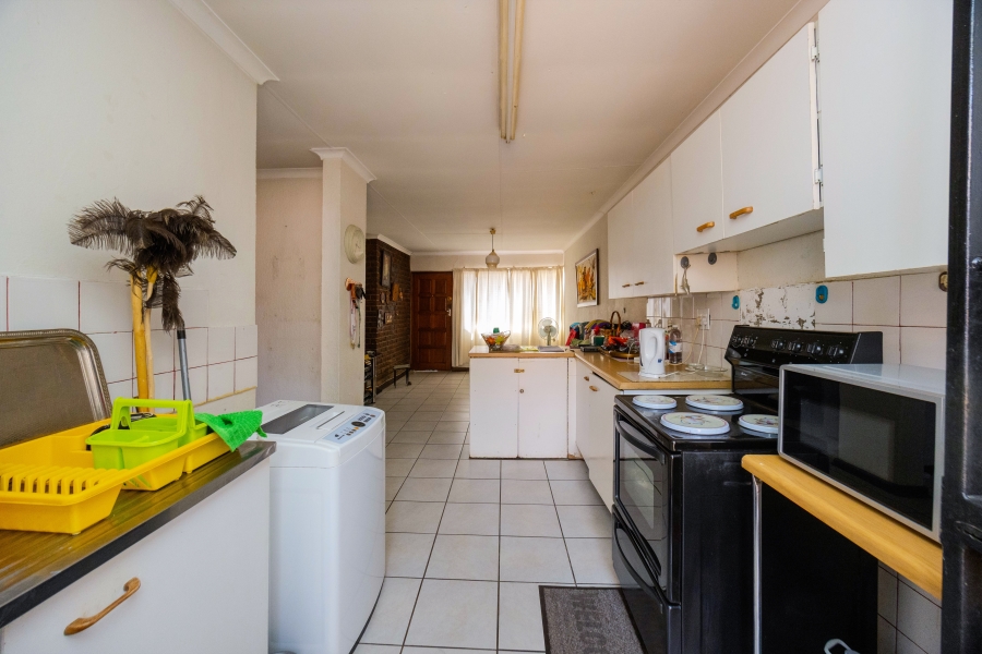 2 Bedroom Property for Sale in Discovery Gauteng