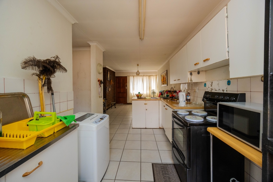 2 Bedroom Property for Sale in Discovery Gauteng