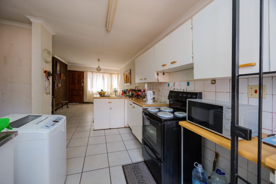 2 Bedroom Property for Sale in Discovery Gauteng