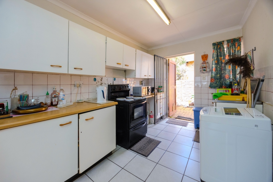 2 Bedroom Property for Sale in Discovery Gauteng