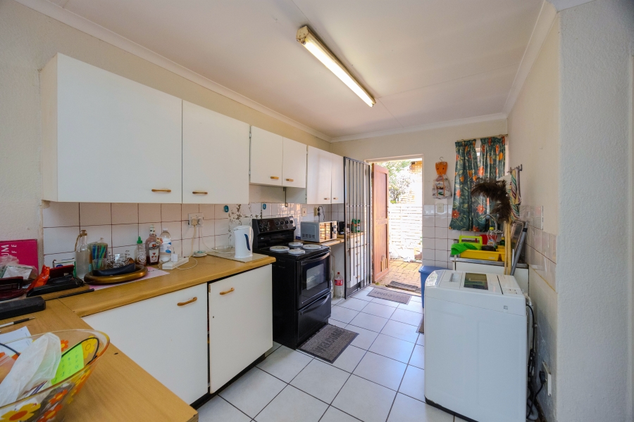 2 Bedroom Property for Sale in Discovery Gauteng