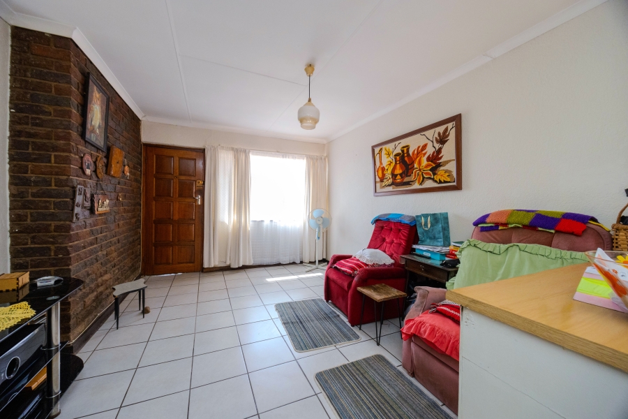 2 Bedroom Property for Sale in Discovery Gauteng