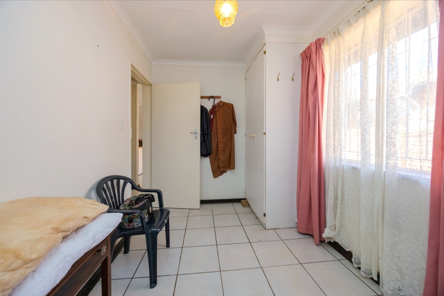 2 Bedroom Property for Sale in Discovery Gauteng
