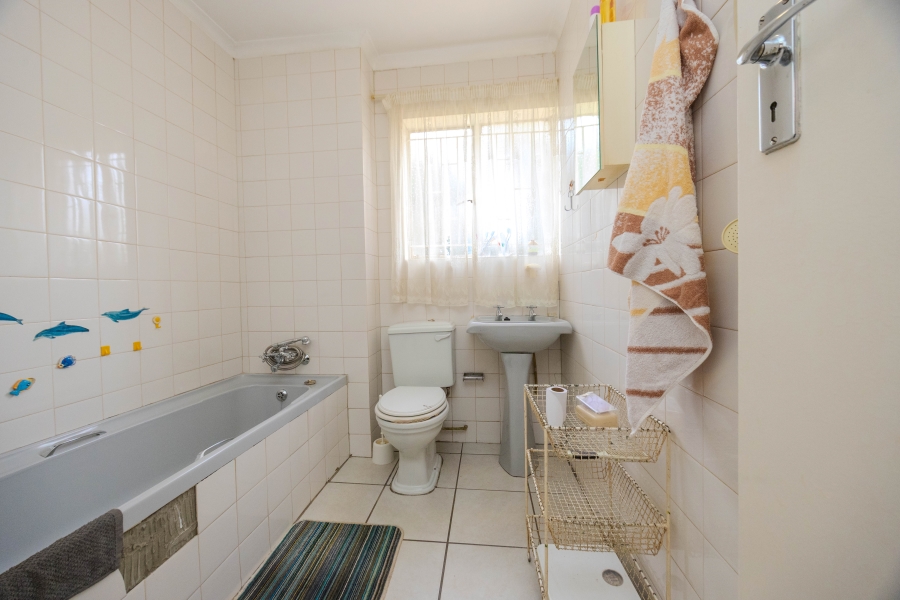 2 Bedroom Property for Sale in Discovery Gauteng