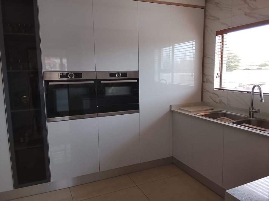 5 Bedroom Property for Sale in Vanderbijlpark SE 8 Gauteng