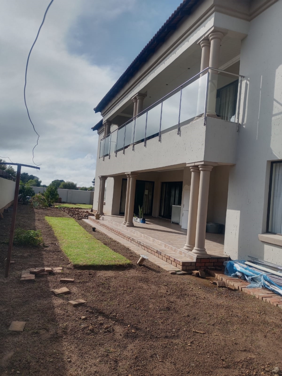 5 Bedroom Property for Sale in Vanderbijlpark SE 8 Gauteng