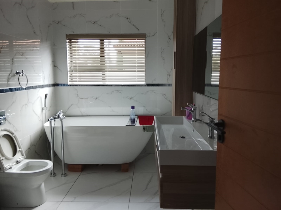 5 Bedroom Property for Sale in Vanderbijlpark SE 8 Gauteng