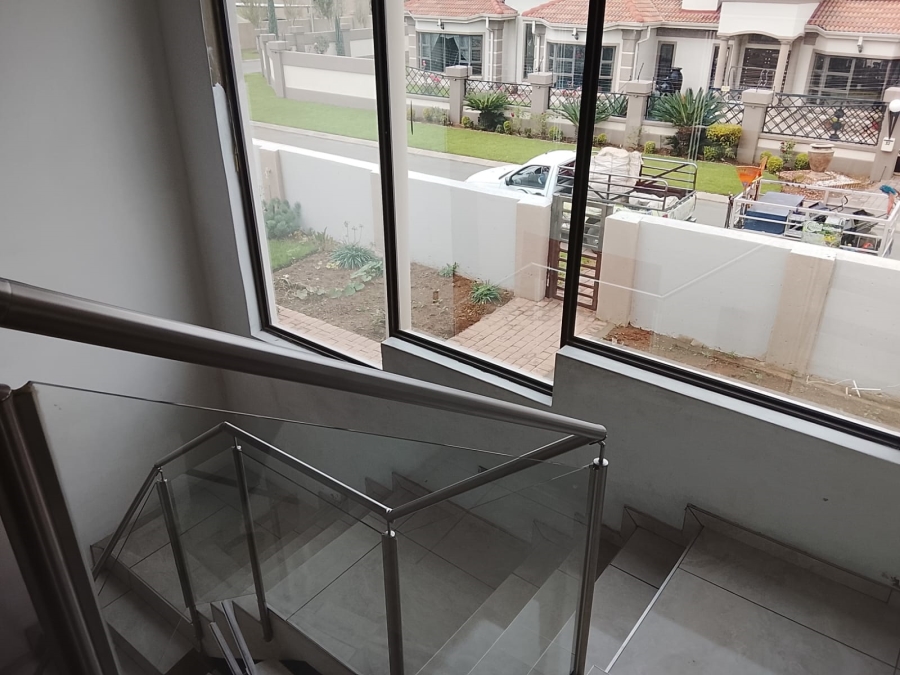 5 Bedroom Property for Sale in Vanderbijlpark SE 8 Gauteng