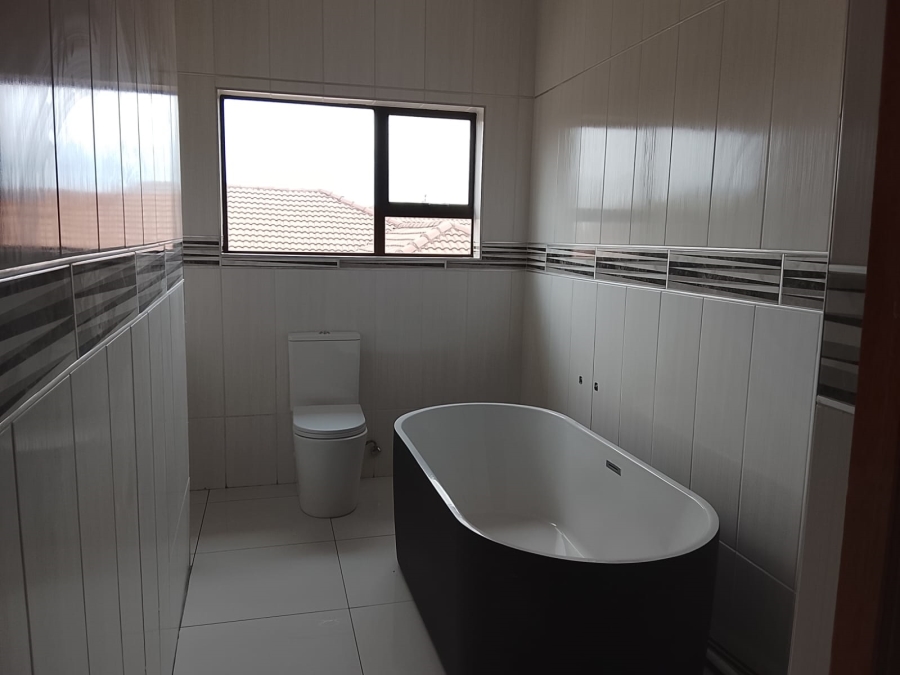 5 Bedroom Property for Sale in Vanderbijlpark SE 8 Gauteng