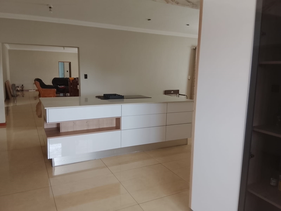 5 Bedroom Property for Sale in Vanderbijlpark SE 8 Gauteng