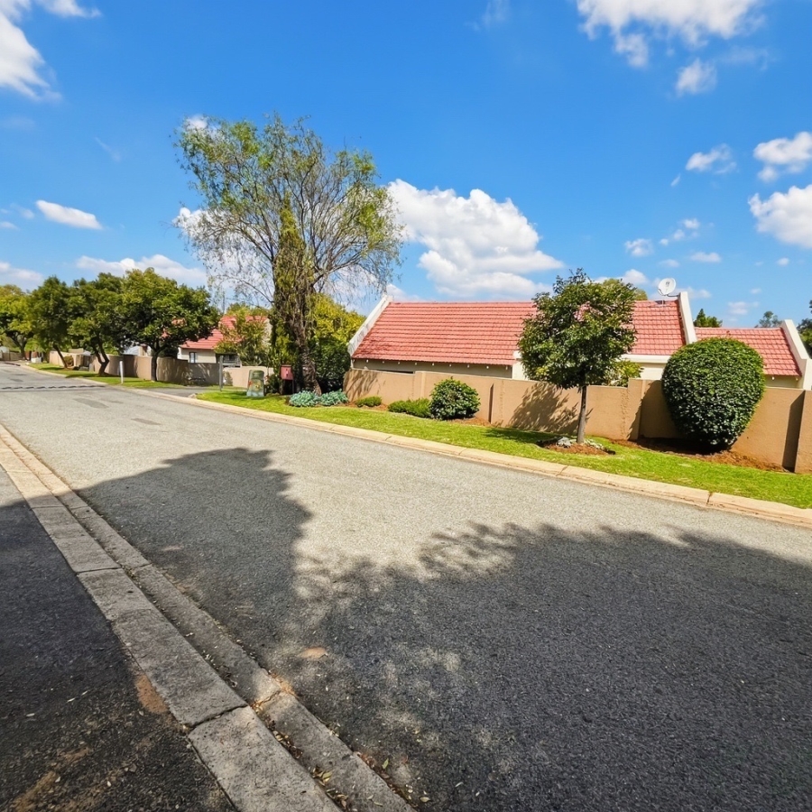 3 Bedroom Property for Sale in Douglasdale Gauteng