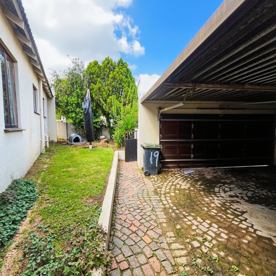 3 Bedroom Property for Sale in Douglasdale Gauteng
