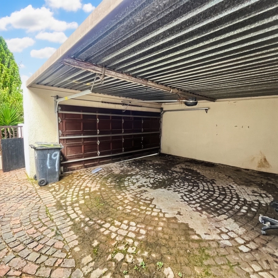 3 Bedroom Property for Sale in Douglasdale Gauteng