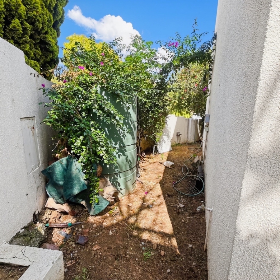3 Bedroom Property for Sale in Douglasdale Gauteng