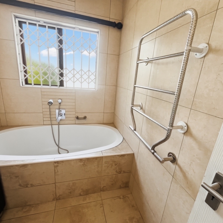 3 Bedroom Property for Sale in Douglasdale Gauteng