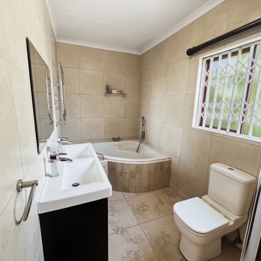 3 Bedroom Property for Sale in Douglasdale Gauteng