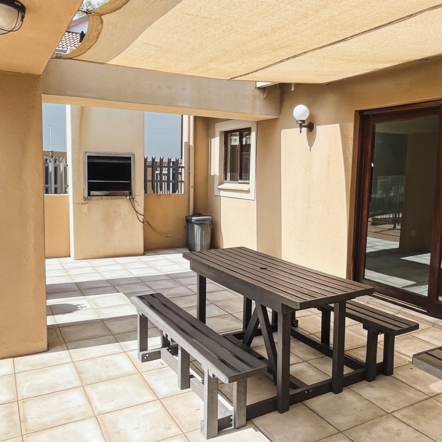 3 Bedroom Property for Sale in Douglasdale Gauteng