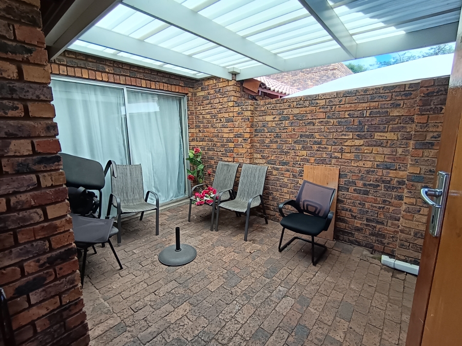 3 Bedroom Property for Sale in Brackendowns Gauteng