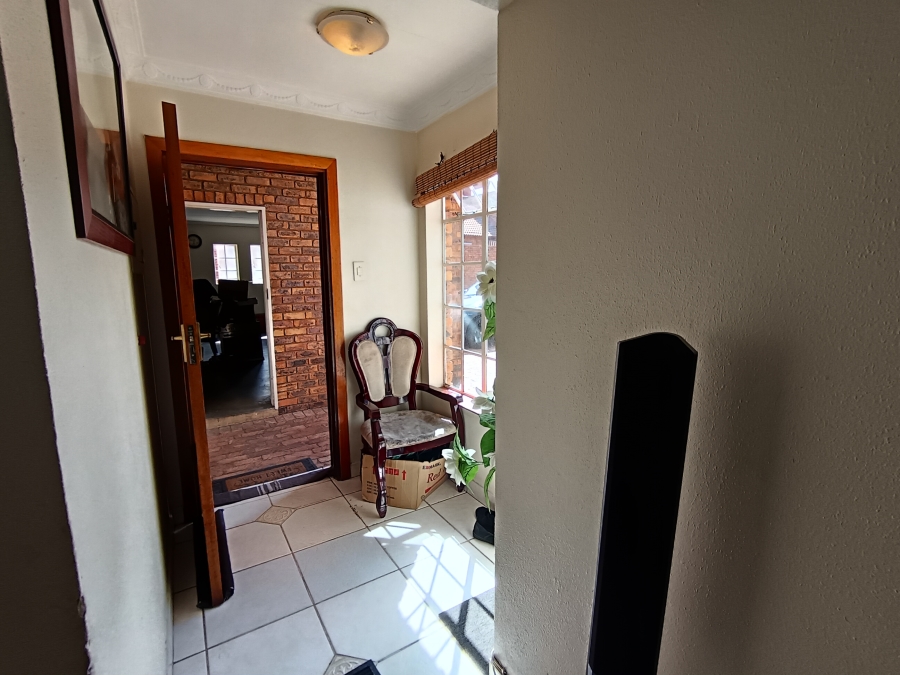 3 Bedroom Property for Sale in Brackendowns Gauteng