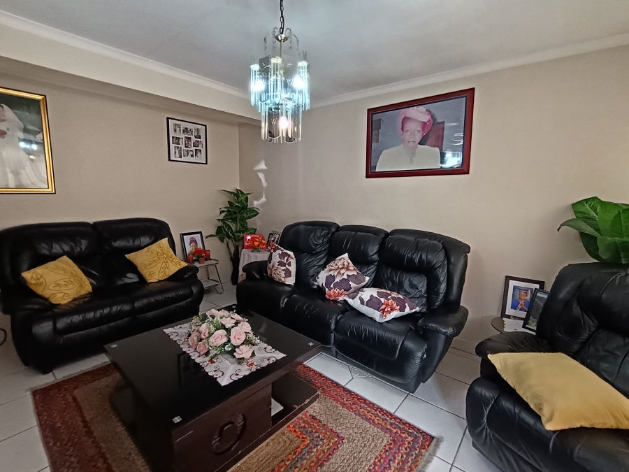 3 Bedroom Property for Sale in Brackendowns Gauteng