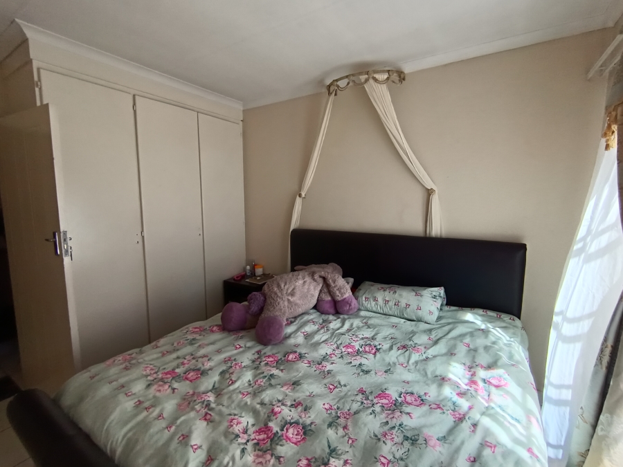 3 Bedroom Property for Sale in Brackendowns Gauteng