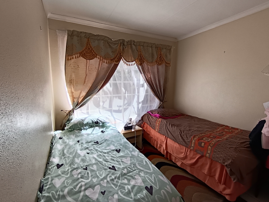 3 Bedroom Property for Sale in Brackendowns Gauteng