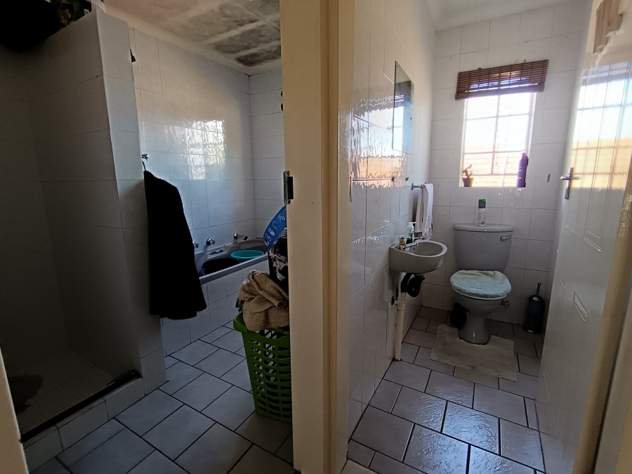 3 Bedroom Property for Sale in Brackendowns Gauteng