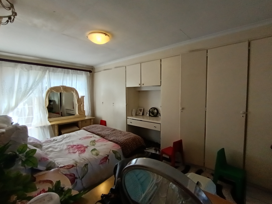 3 Bedroom Property for Sale in Brackendowns Gauteng