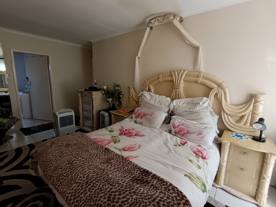 3 Bedroom Property for Sale in Brackendowns Gauteng