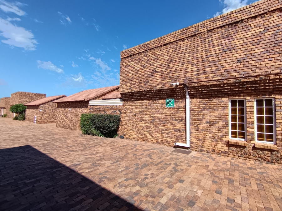 3 Bedroom Property for Sale in Brackendowns Gauteng