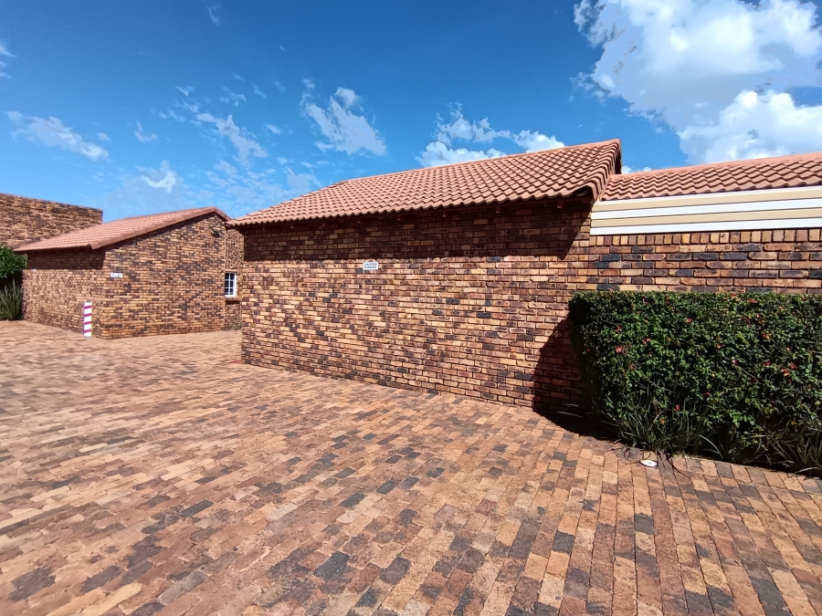 3 Bedroom Property for Sale in Brackendowns Gauteng