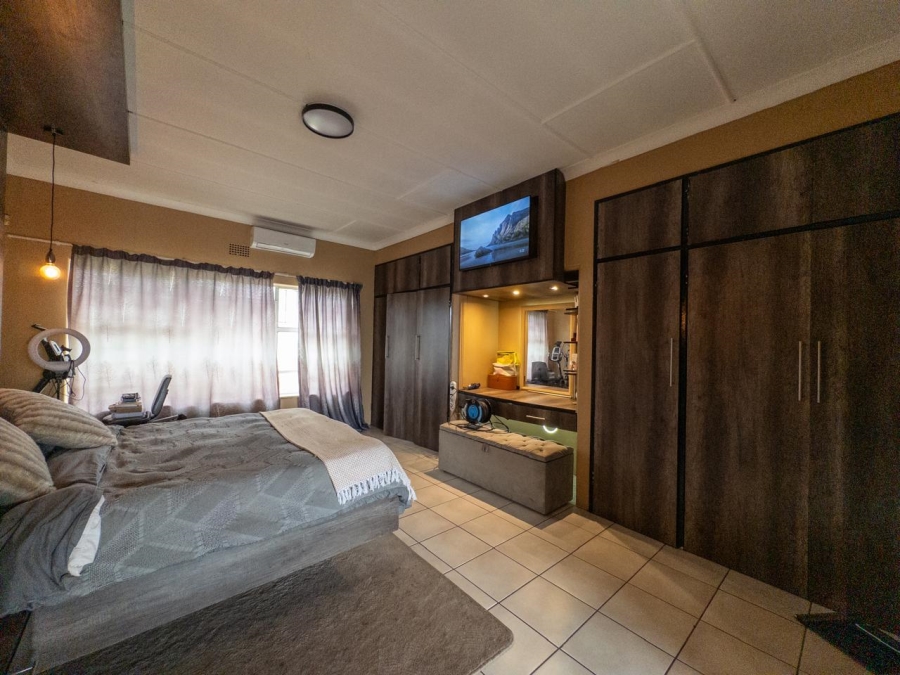 4 Bedroom Property for Sale in Brakpan Central Gauteng