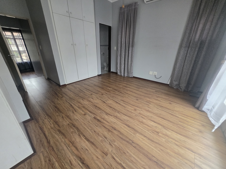 3 Bedroom Property for Sale in Eldoraigne Gauteng