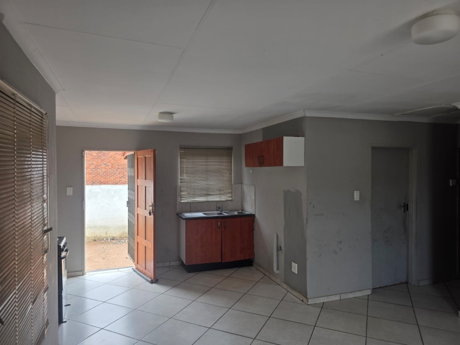2 Bedroom Property for Sale in Pretoria West Gauteng
